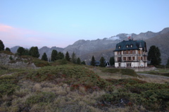 Villa bei Sonnenaufgang